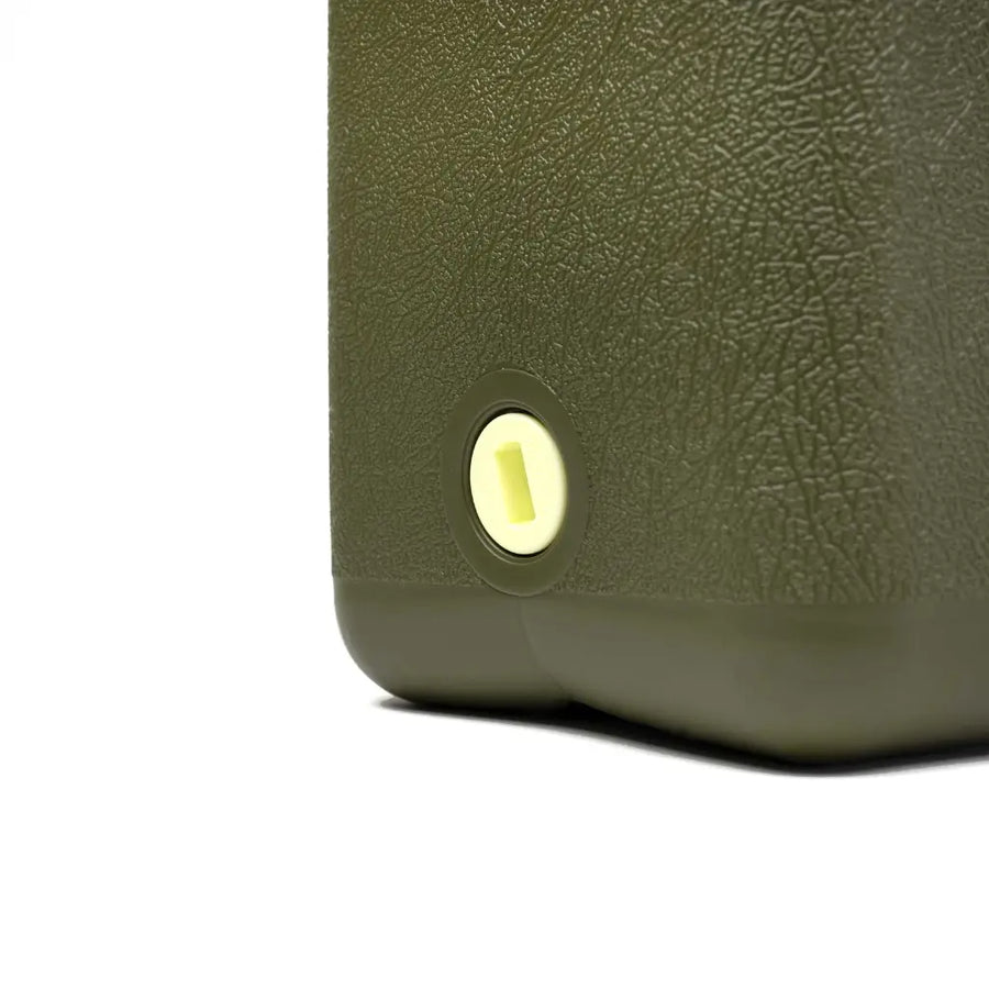 Wavian water can spout and plug alternate view