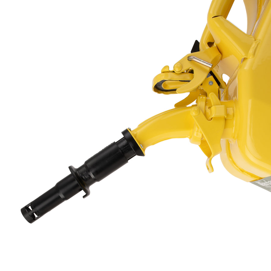 Wavian 20L NATO jerry can in Yellow — nozzle detail